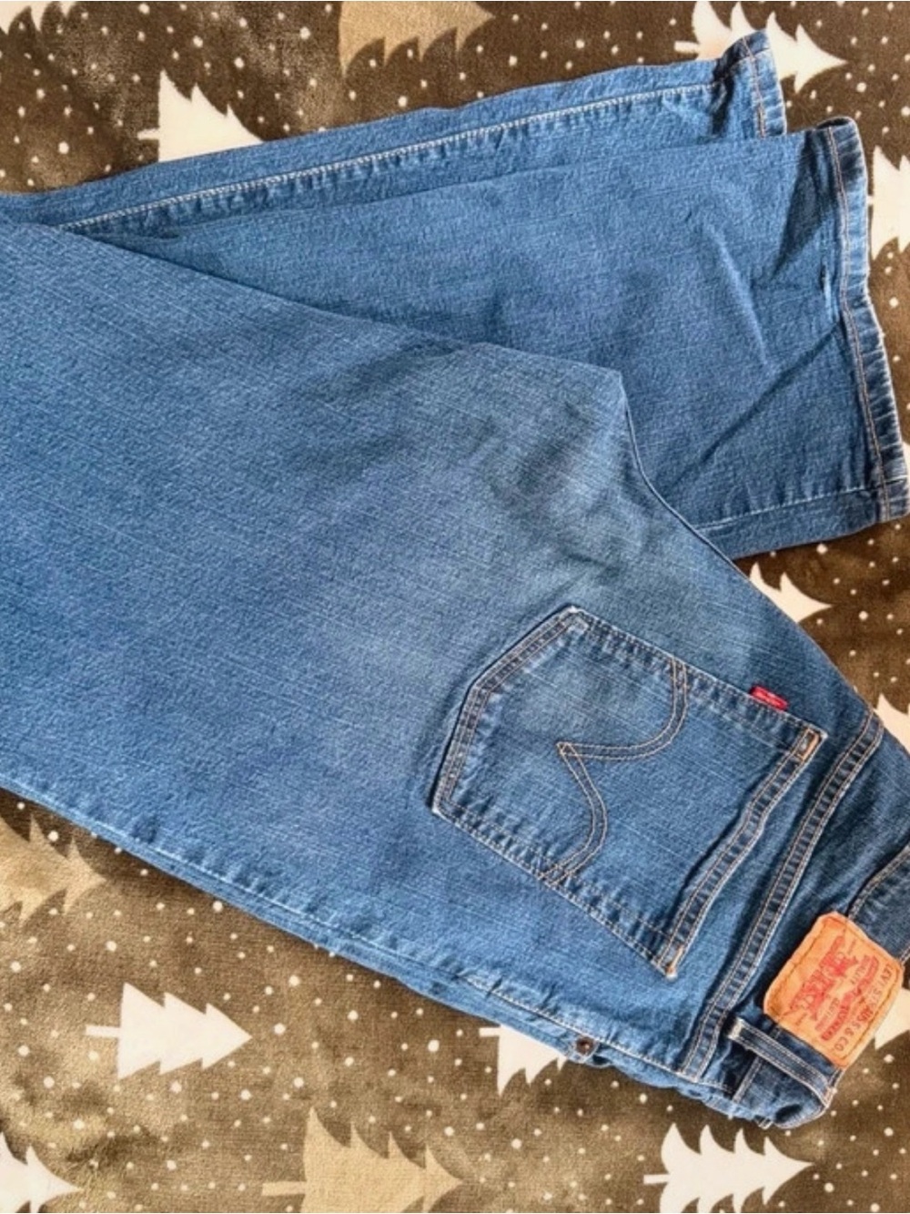 Levi's Relaxed Fit Men’s Denim Jeans in Classic Blue